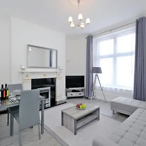 https://orange-apartments-union-grove.hotelsaberdeenuk.com