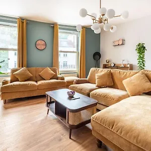 Apartment Harbourside Haven - Stylish Retreat In Hotwell - Free Parking, Bristol